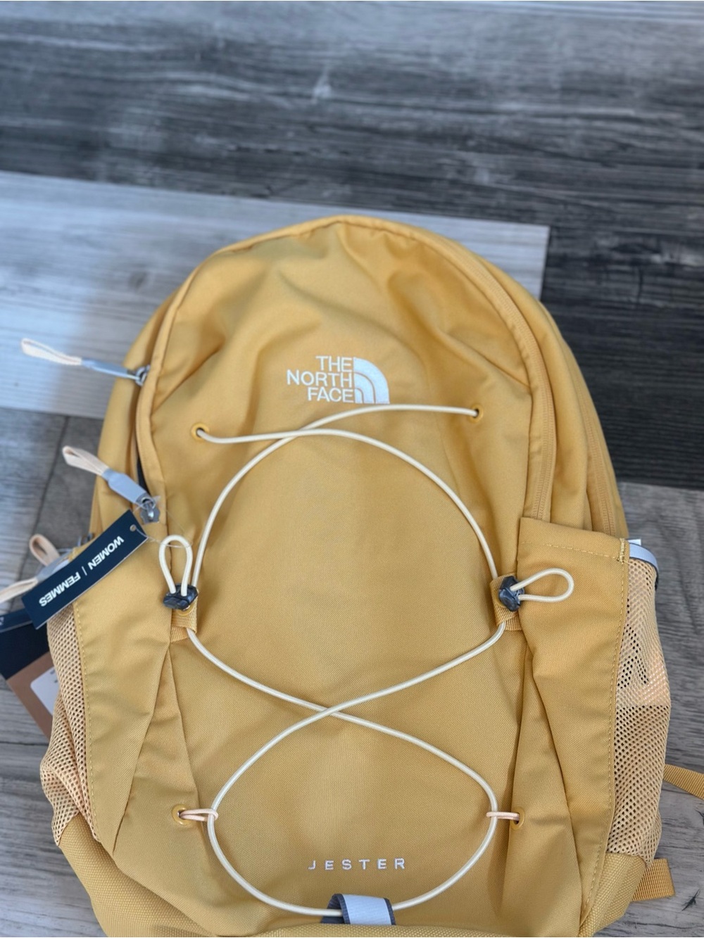 The North Face Women’s 27L Backpack Pale Amber/Mineral Salt - Picture 3 of 11